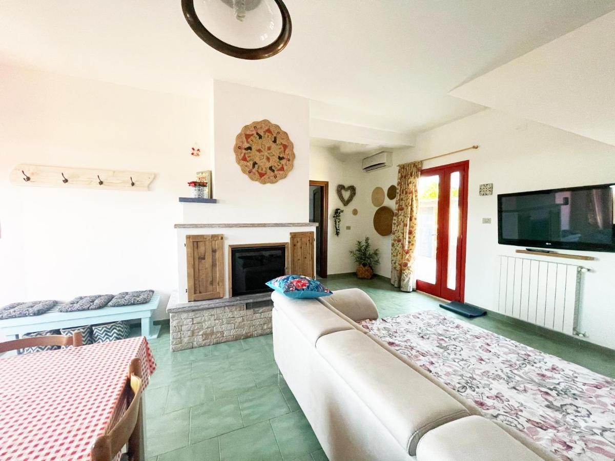Casa Di Nelia Villa Baratili San Pietro Exteriör bild